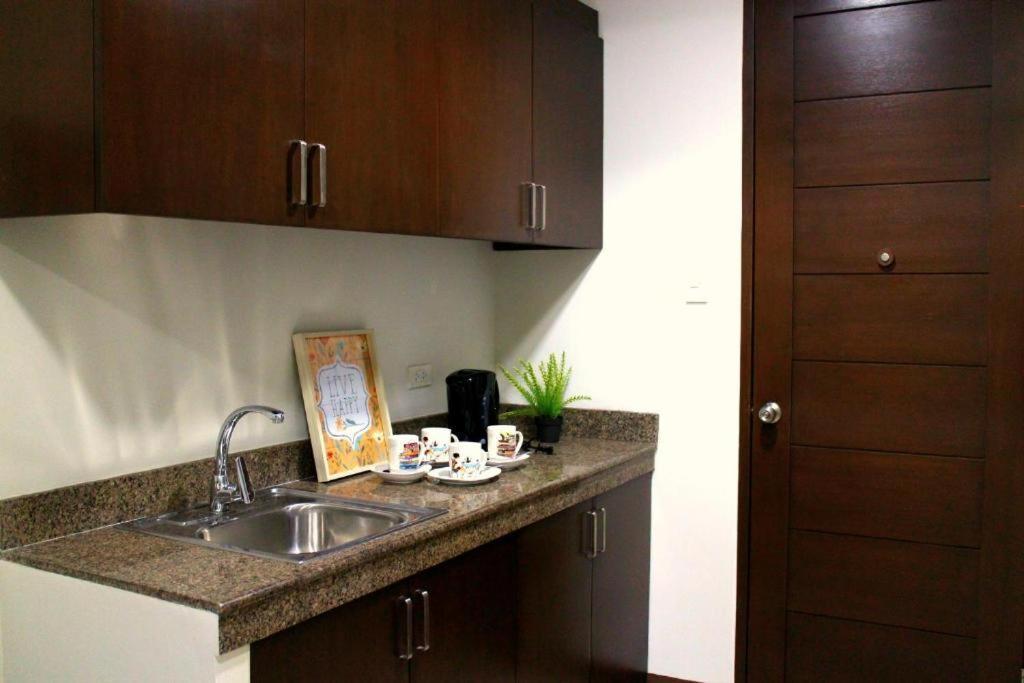 Urban Hostel Pasig City المظهر الخارجي الصورة